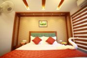 Luxurious Alleppey Houseboat Bedroom