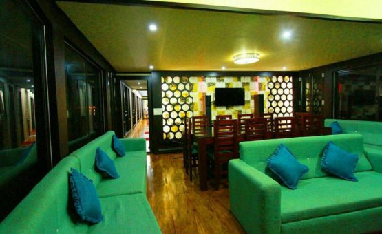 Lobby area in alleppey houseboat