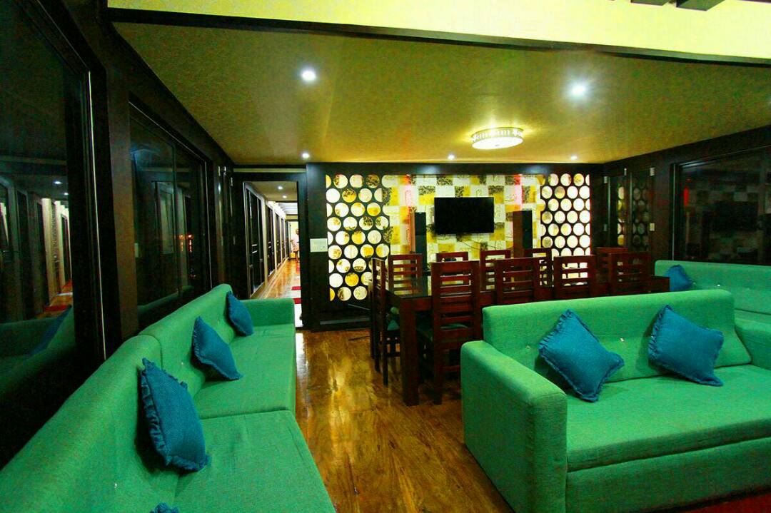 Lobby area in alleppey houseboat