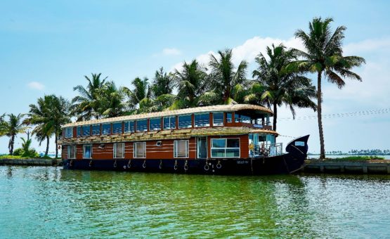 Alleppey Houseboats Luxury Trip