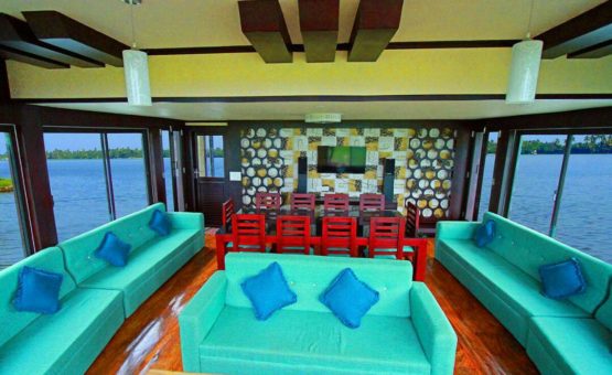 Lobby area of alleppey houseboat