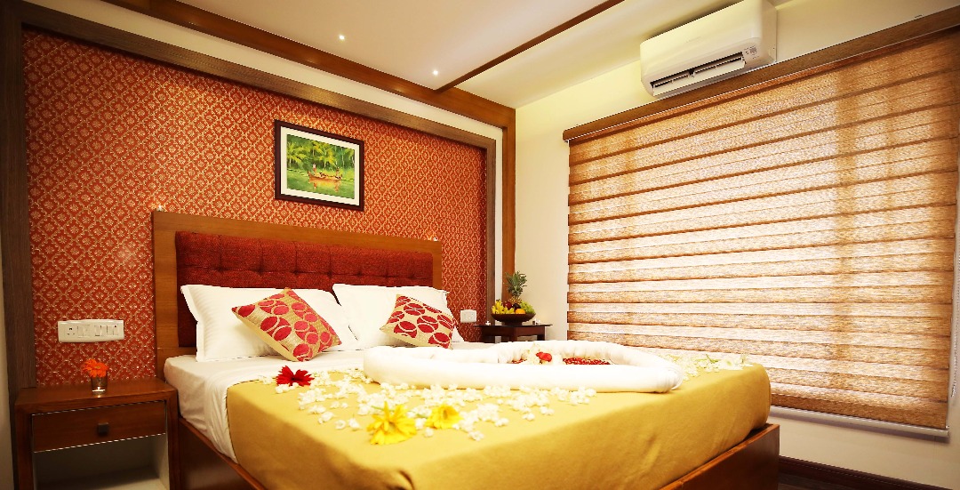 Alleppey houseboat bedroom