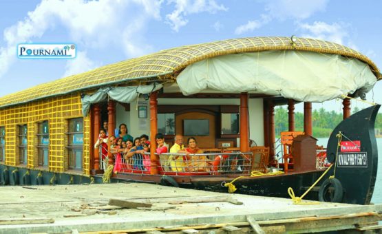 Family get together in Alleppey Houseboat