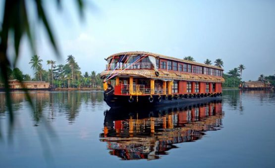 Upper deck alleppey houseboat