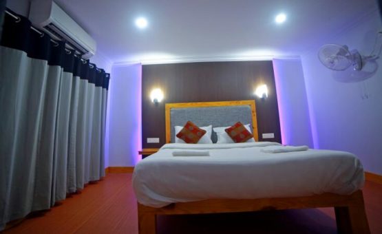 Bedroom in alleppey houseboat