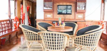 Front area of a houseboat